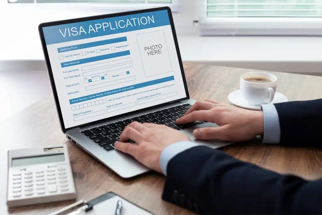 visa application form laptop