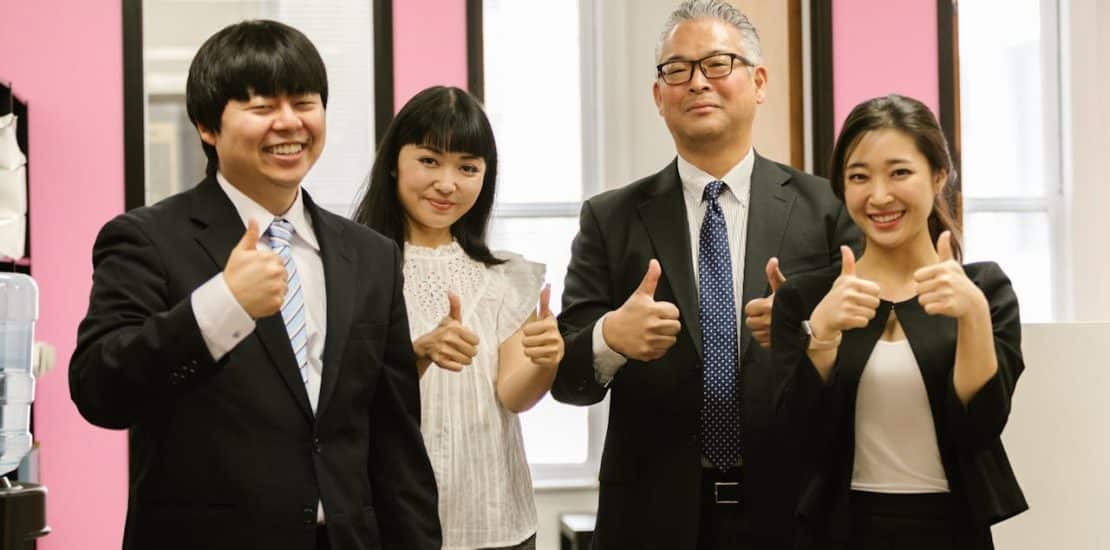 HR people approving e-leave management system